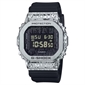 Casio G-SHOCK 5600 系列油漬搖滾不鏽鋼錶圈數碼手錶 GM-5600GC-1