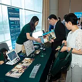 (入會年費: HK$1,000起 )

內地 / 海外零售商或網上零售商; 或香港 / 海外零售商、服務供應商、科技初創公司; 或零售有關的本地及海外機構 / 半政府及非政府機構 / 教育機構