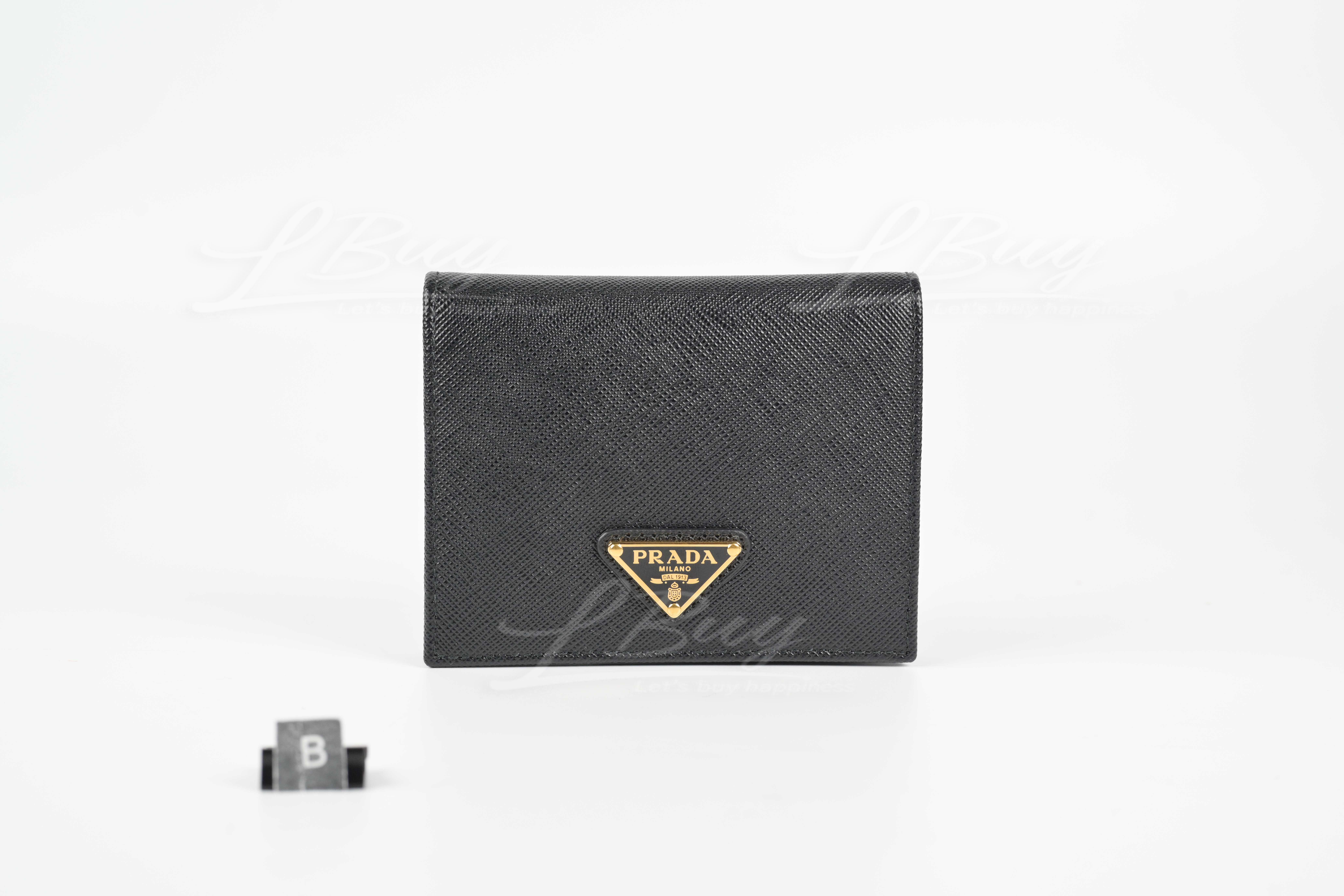 prada saffiano wallet