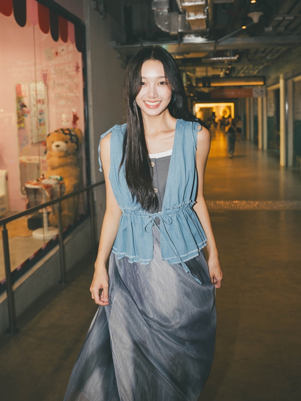 Tie Up Ribbon Denim Vest 