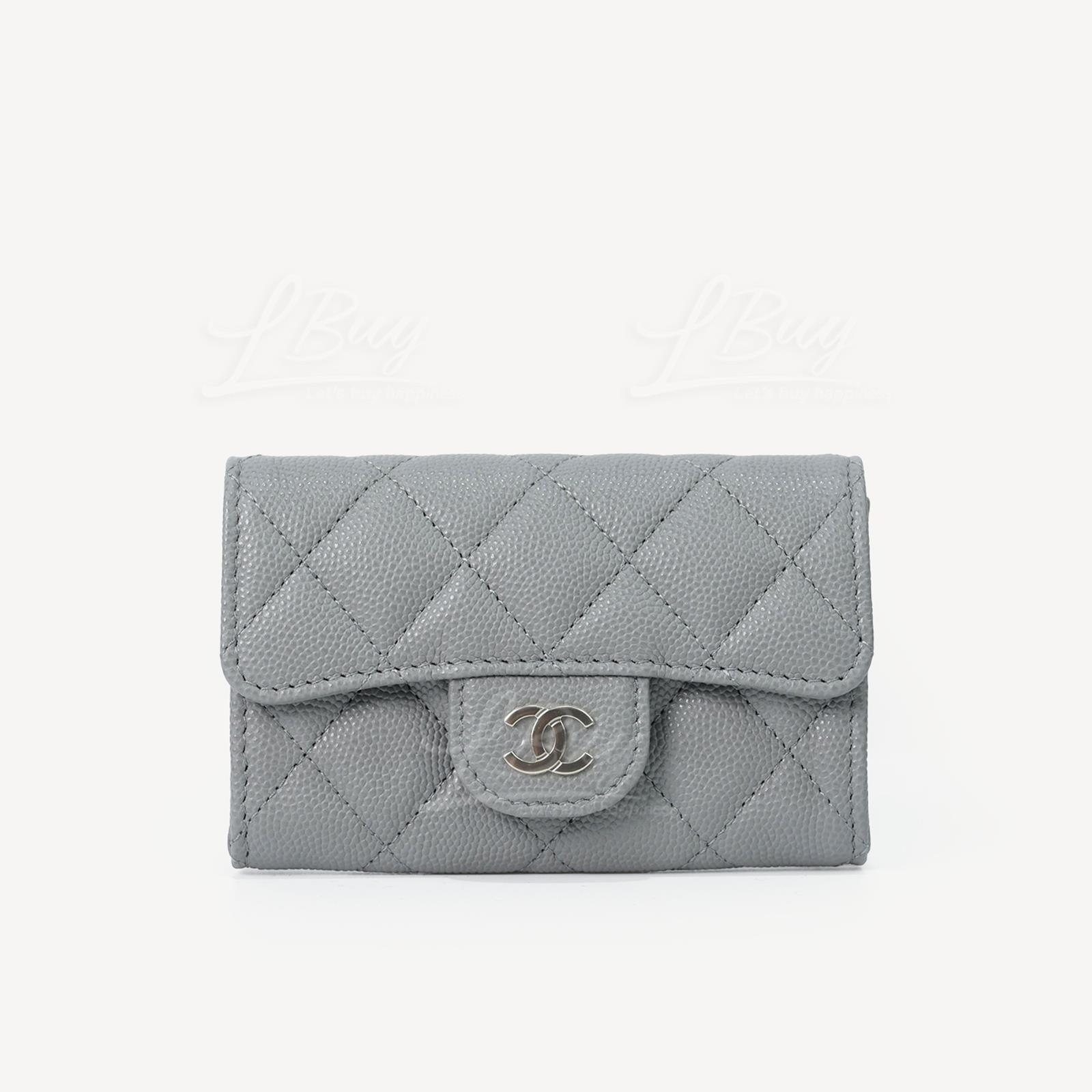 Chanel 經典款細號垂蓋卡片套 灰色配淡金色CC Logo AP0214