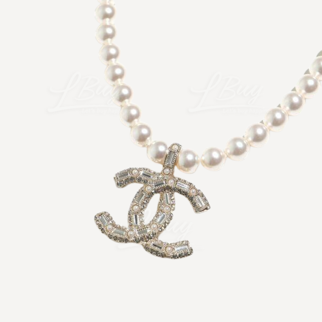 Chanel Pearl Necklace AB9711