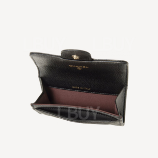Chanel 經典款細號垂蓋卡片套 黑色配金色CC Logo AP0214
