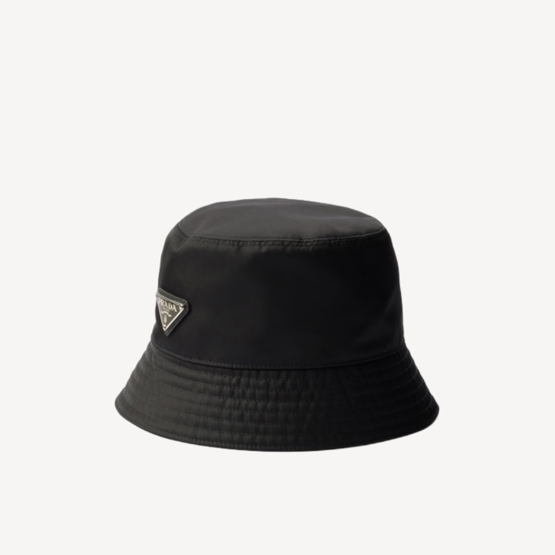 Prada Saffiano Triang 银色三角形标志Logo 渔夫帽 黑色 1HC137